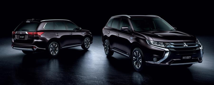  Mitsubishi Outlander PHEV 2017 года  (JP) (фото 12 из 22)